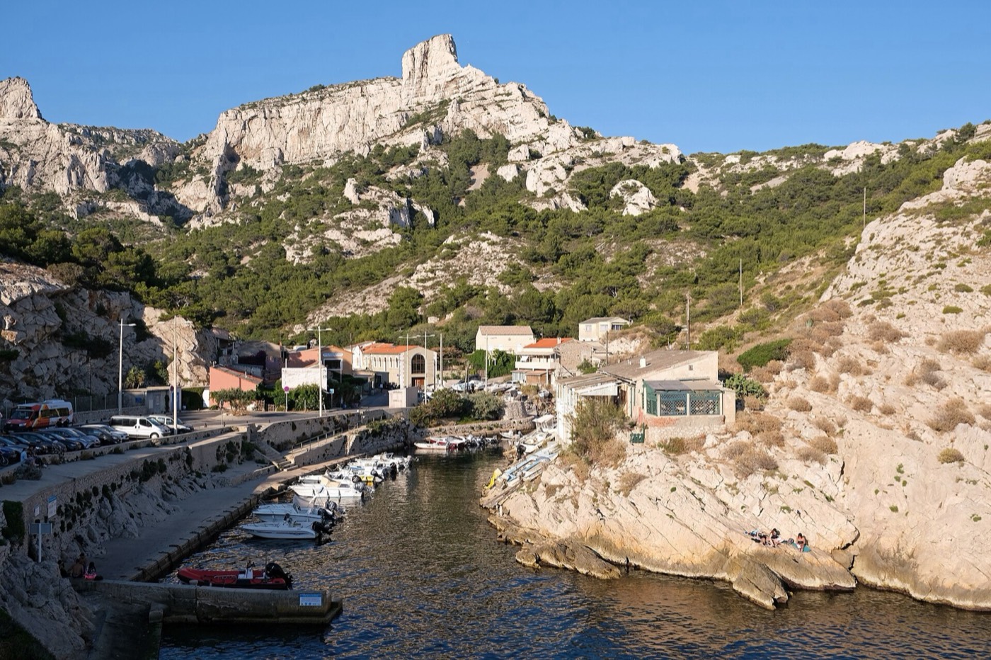 Acheter à Callelongue : Prix, Contraintes et Charme du Bout du Monde Marseillais