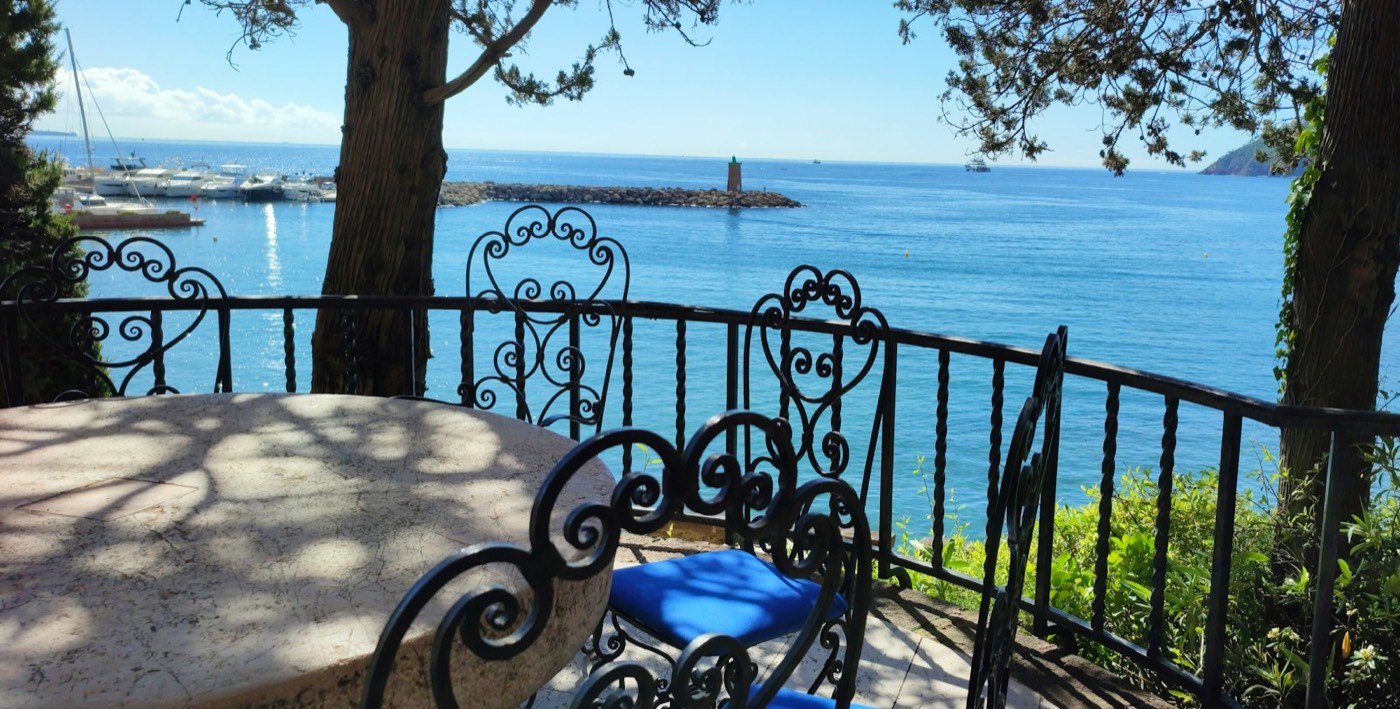 T2 avec Terrasse à Marseille : Une Niche Patrimoniale Solide au Sud