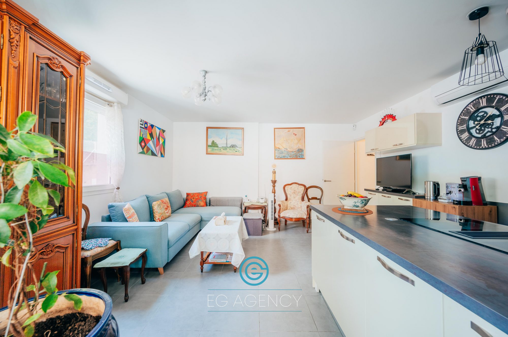 Appartement T3 de 65m2 + exterieurs + Box en SUS