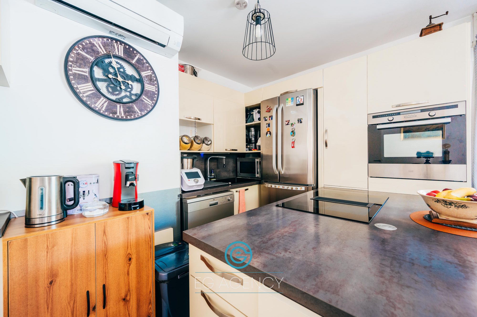 Appartement T3 de 65m2 + exterieurs + Box en SUS