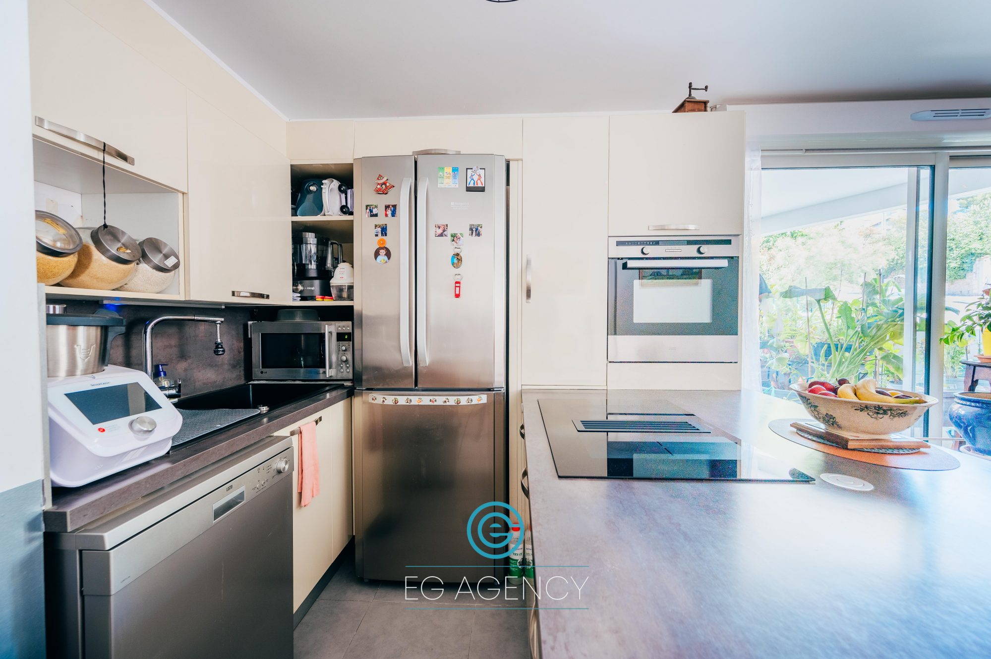 Appartement T3 de 65m2 + exterieurs + Box en SUS