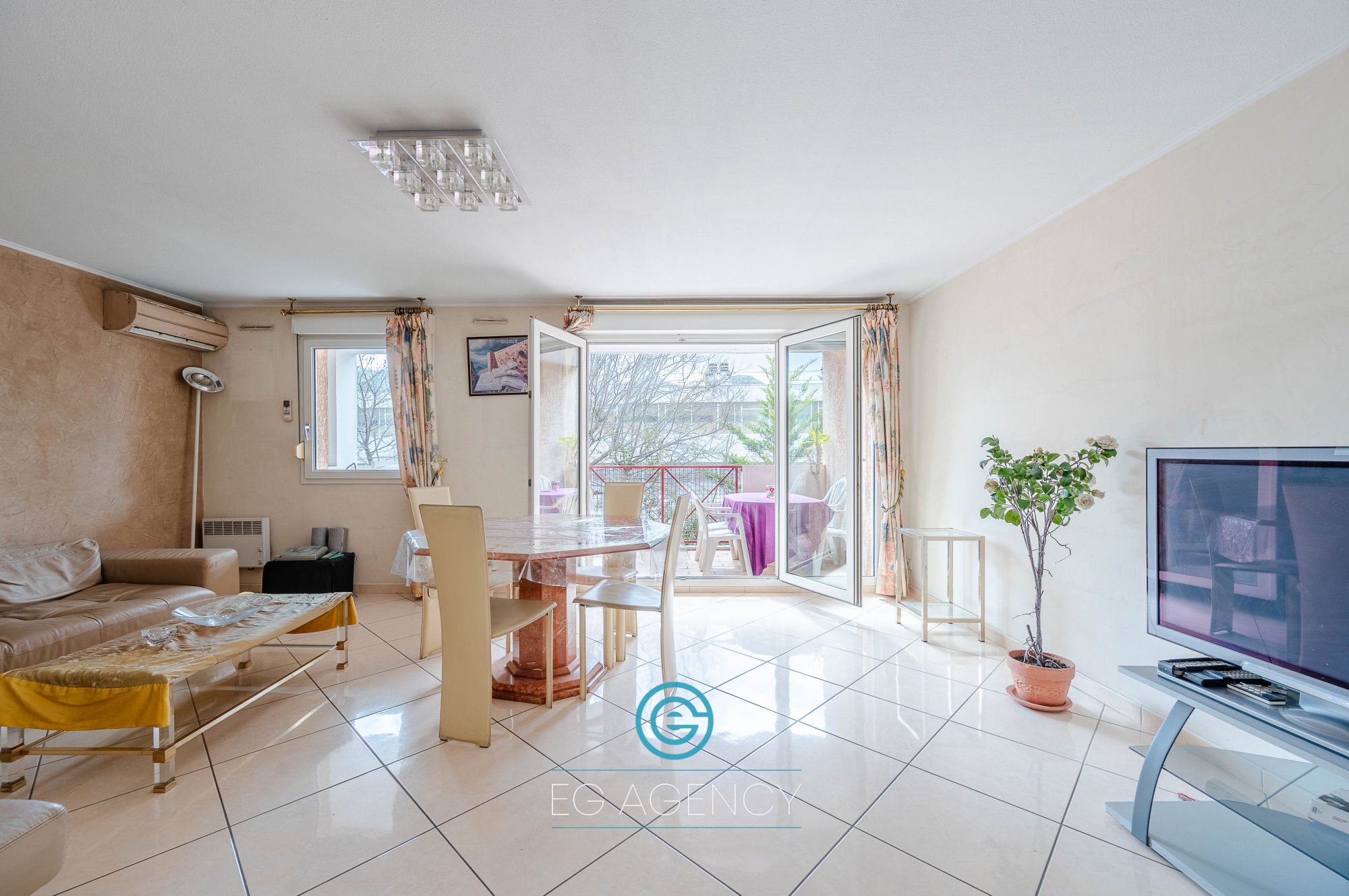 Appartement T5 de 100m2 + box