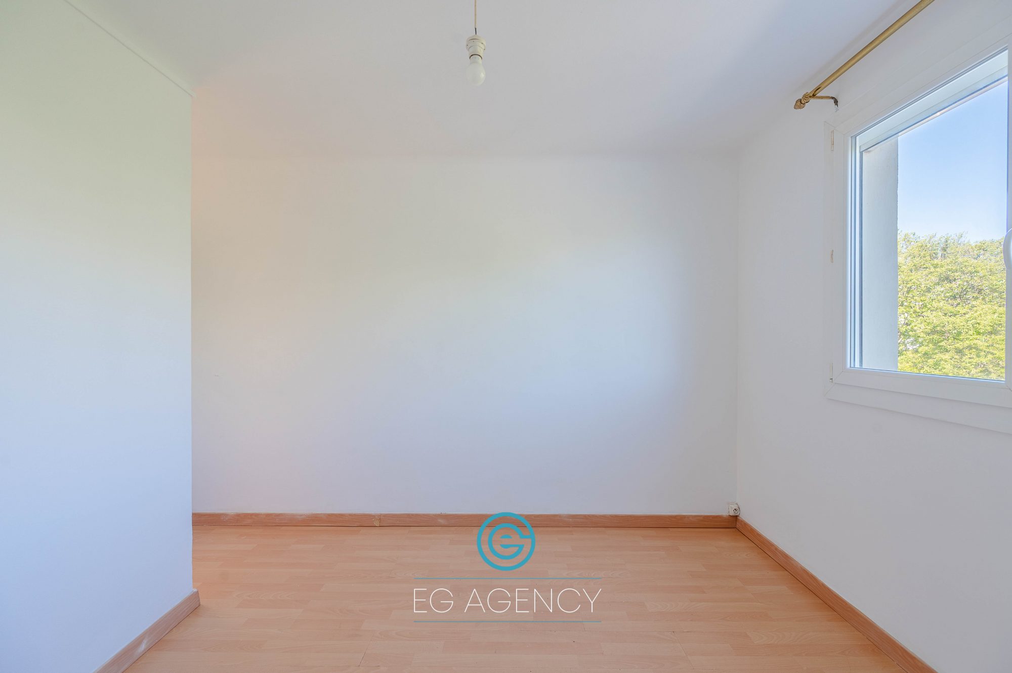 APPARTEMENT DE 60 M2 AVEC BALCON