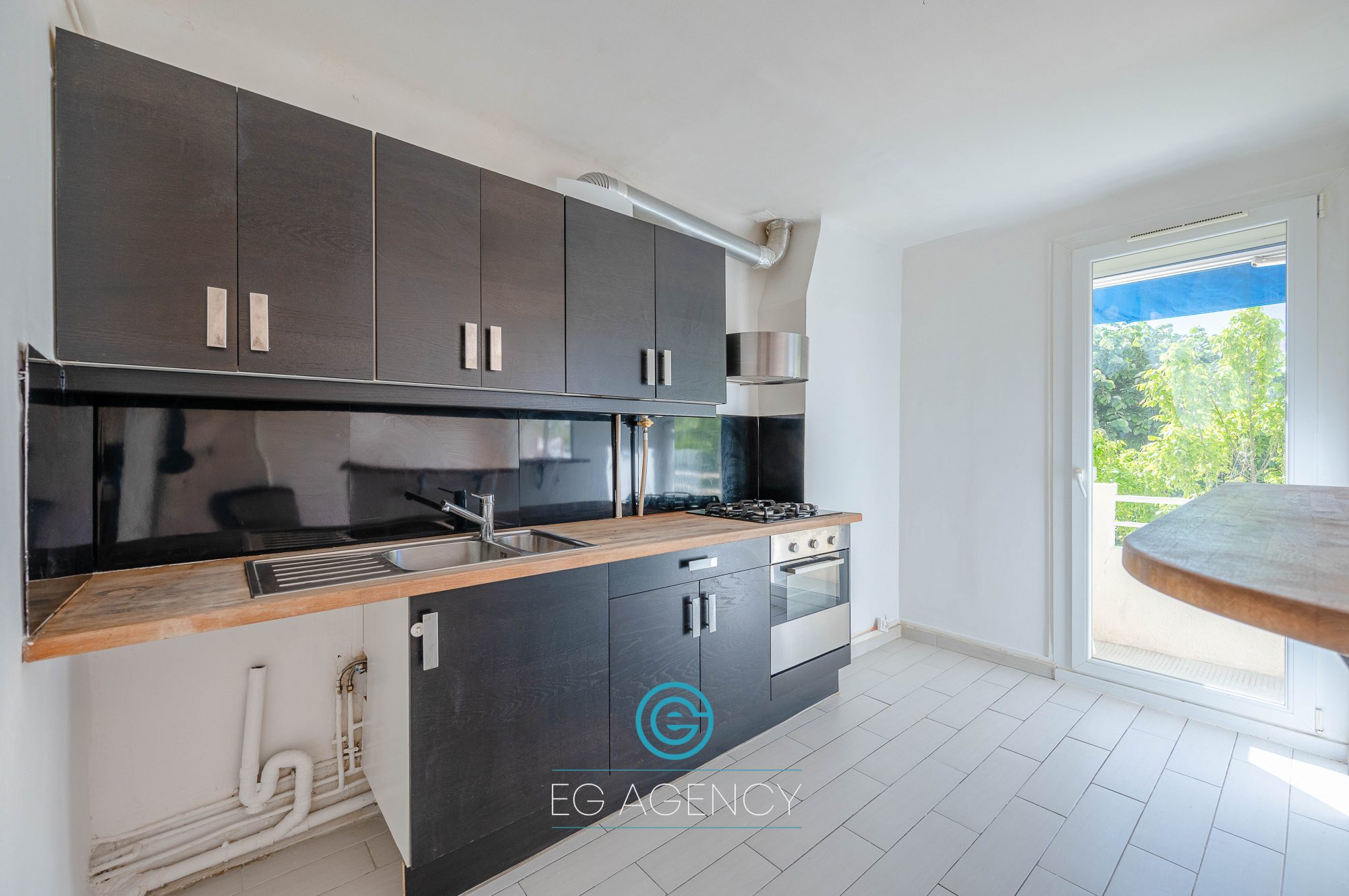 APPARTEMENT DE 60 M2 AVEC BALCON