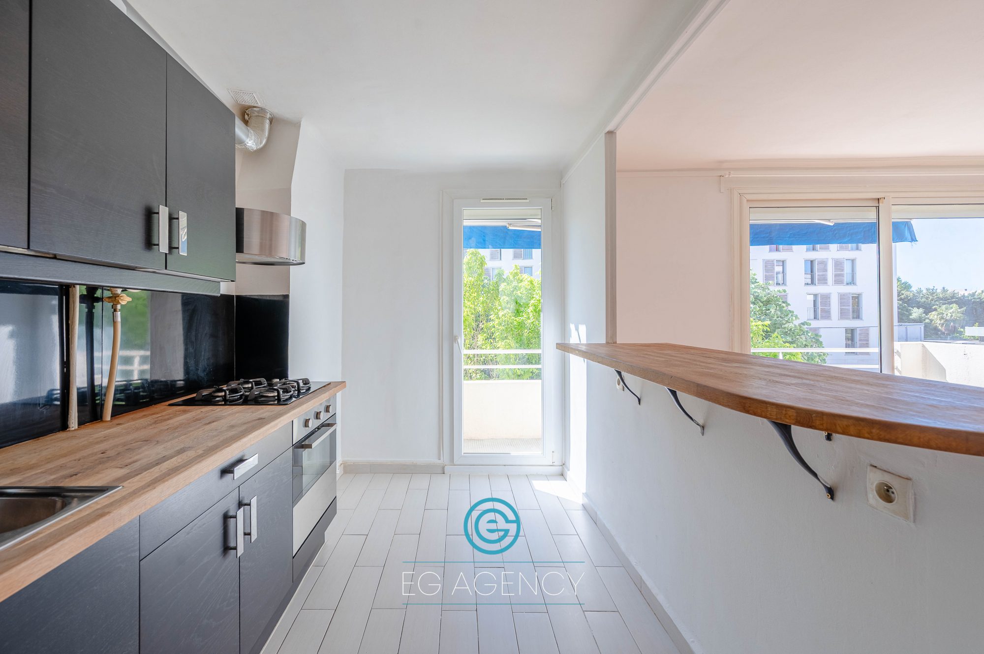APPARTEMENT DE 60 M2 AVEC BALCON