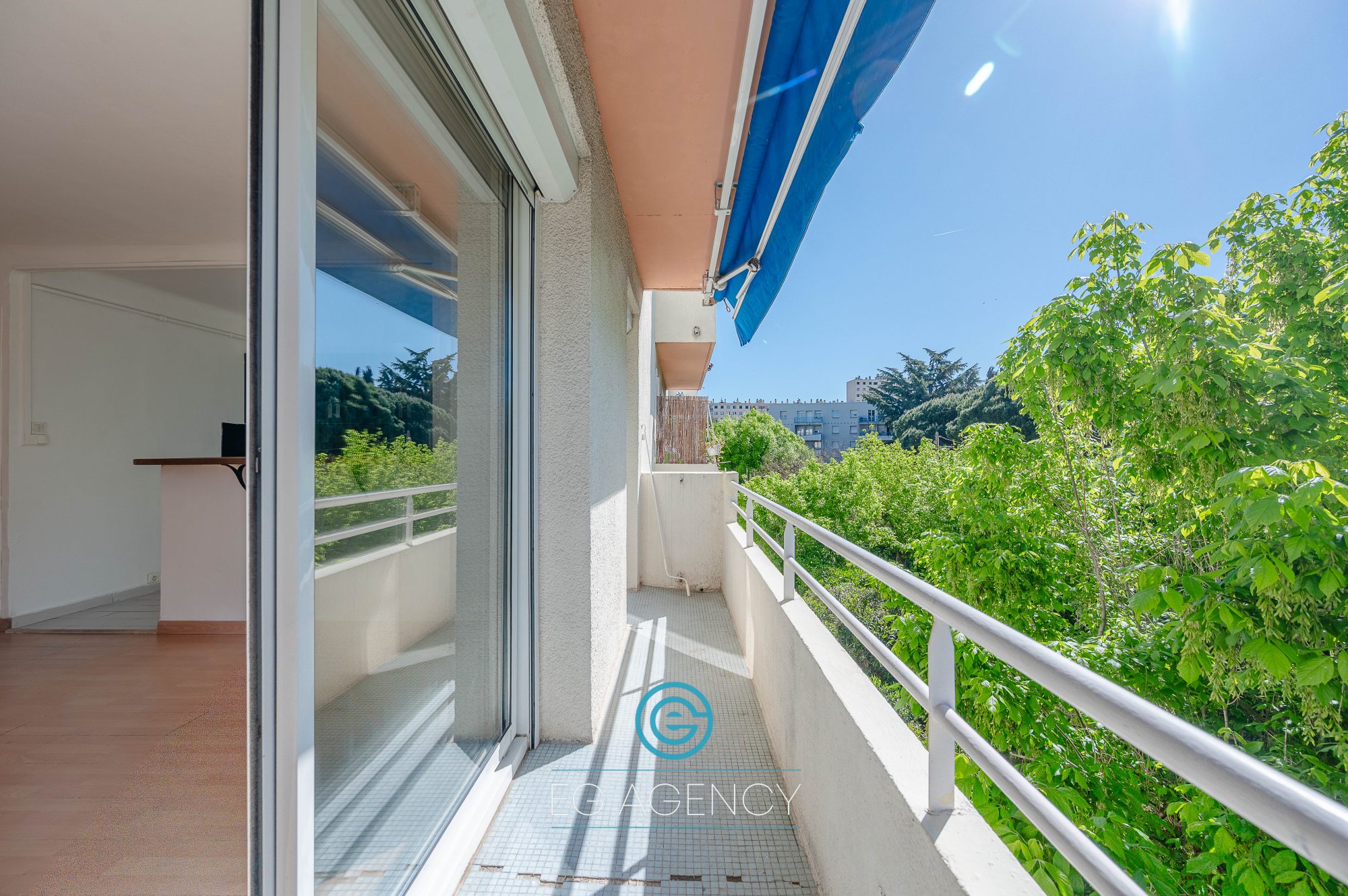 APPARTEMENT DE 60 M2 AVEC BALCON