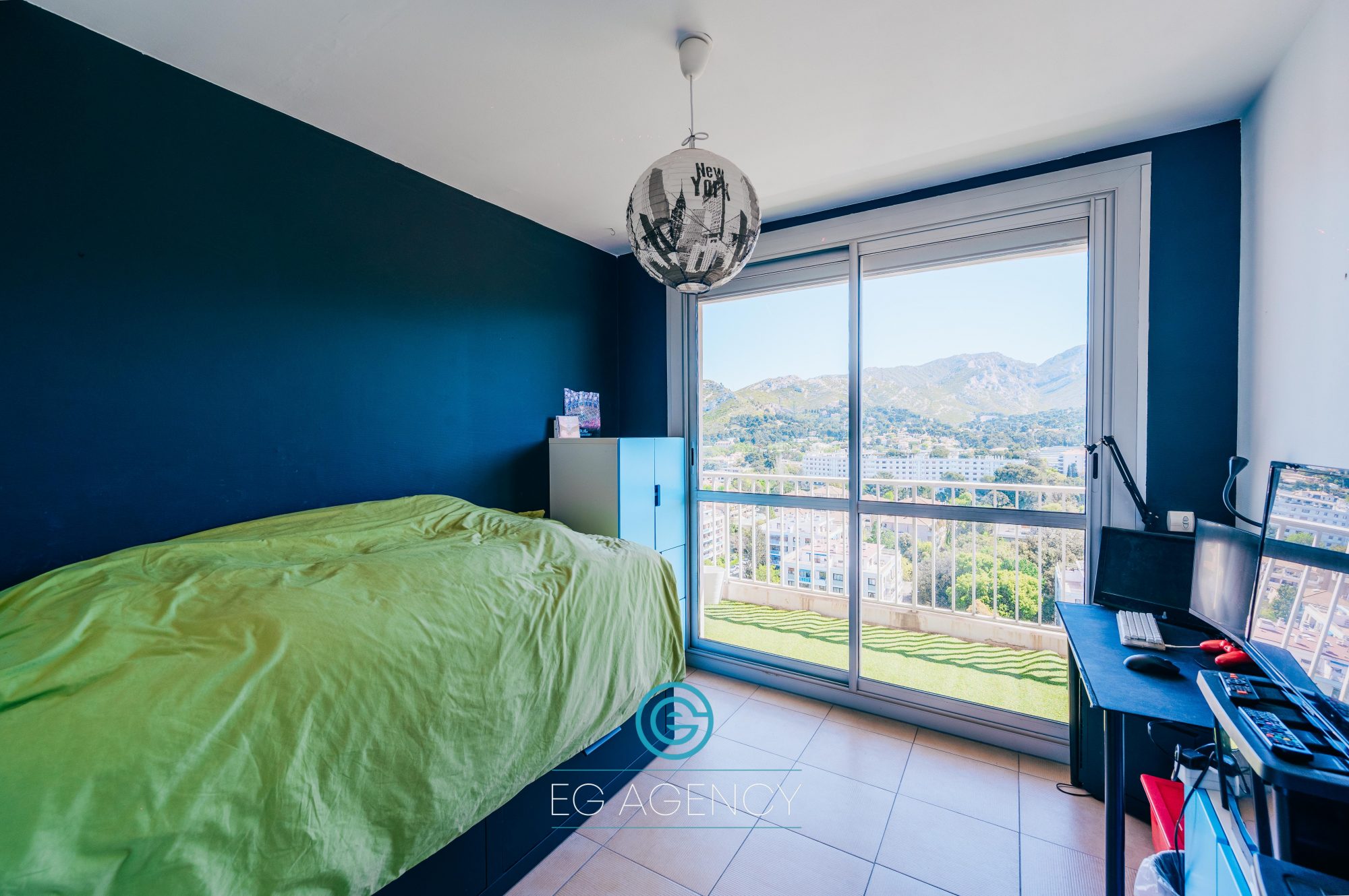 Appartement T4 de 107m2 + Balcons + terrasse + stationnements