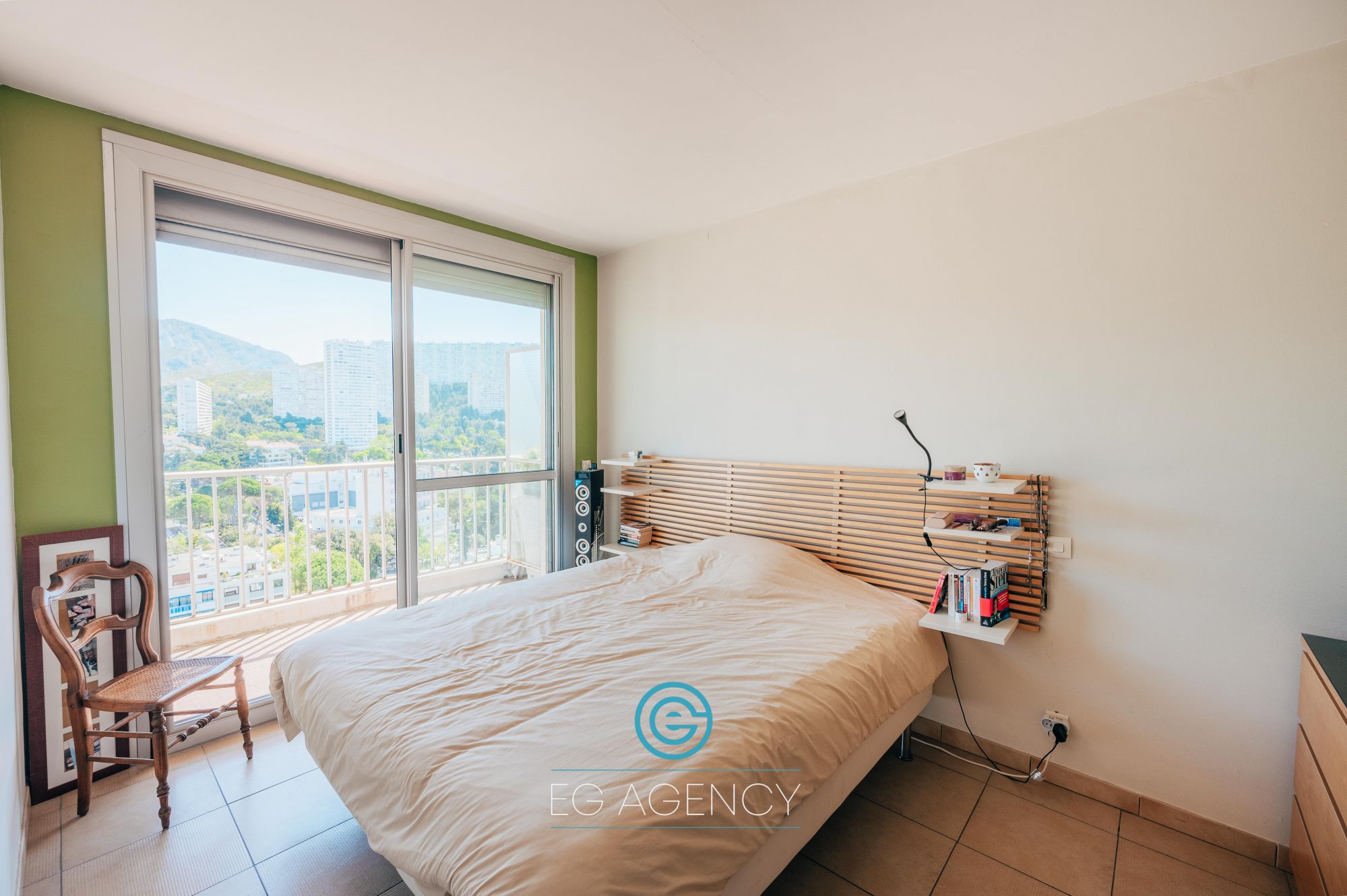 Appartement T4 de 107m2 + Balcons + terrasse + stationnements