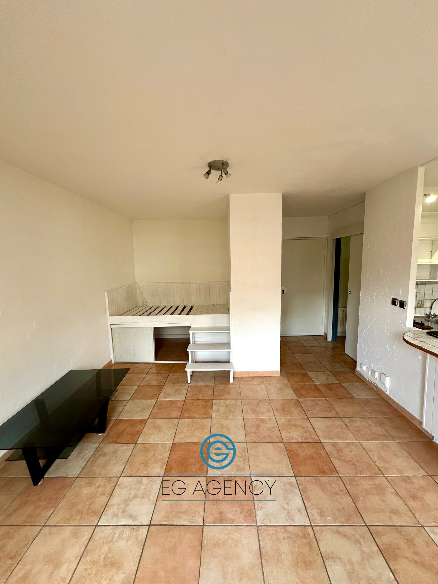 STUDIO DE 26 M2 AVEC TERRASSE
