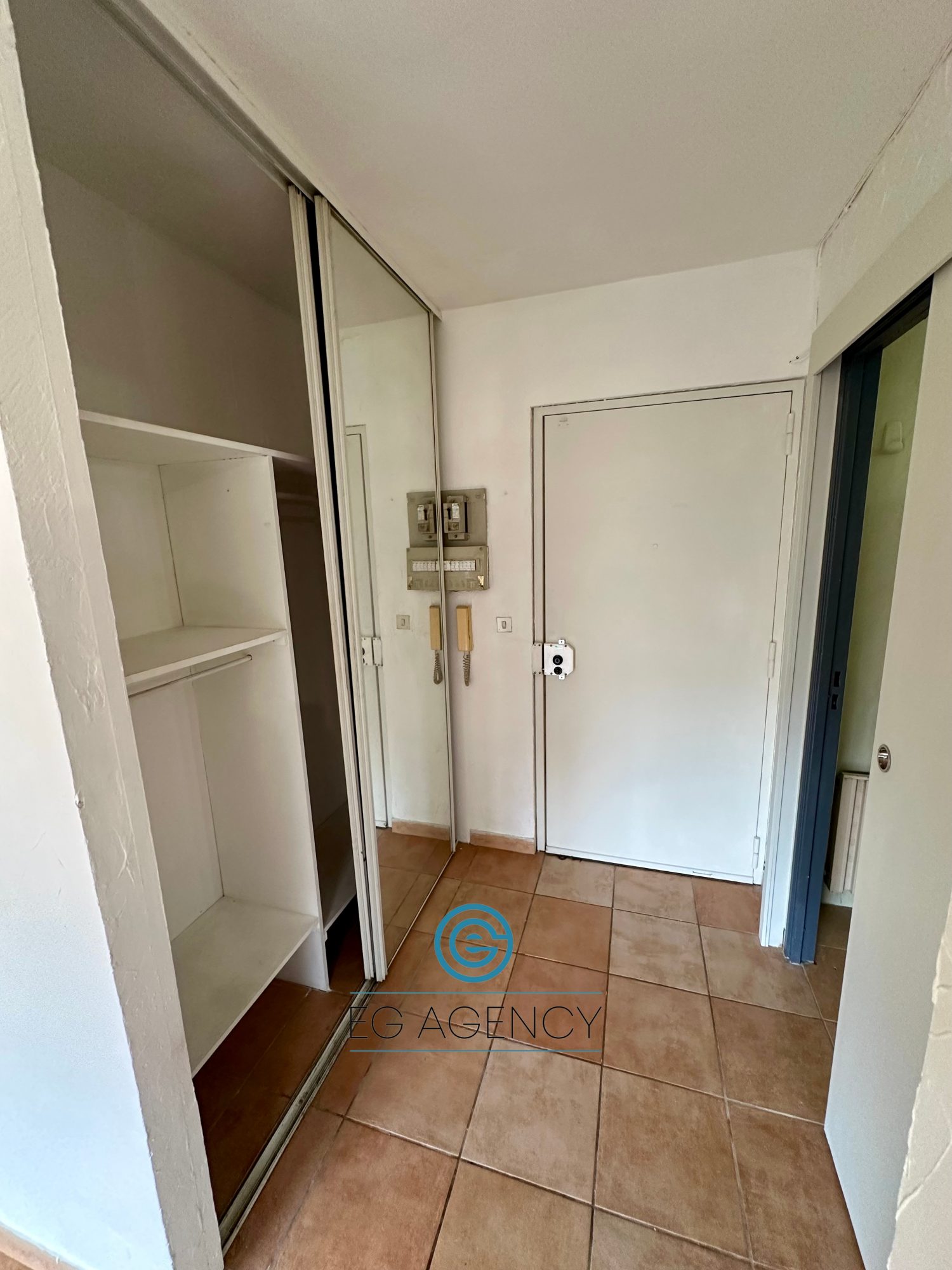 STUDIO DE 26 M2 AVEC TERRASSE