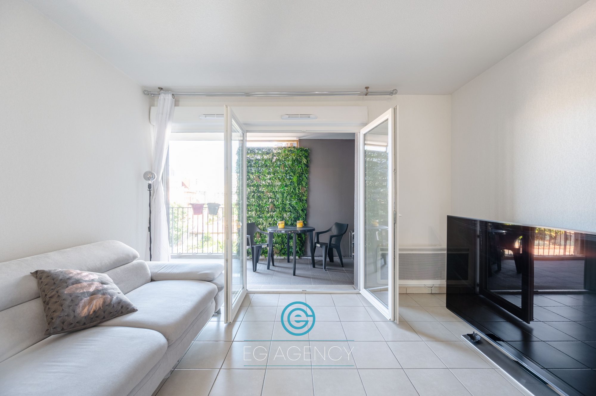Appartement T3 de 55m2 avec terrasse + places privatives en SUS