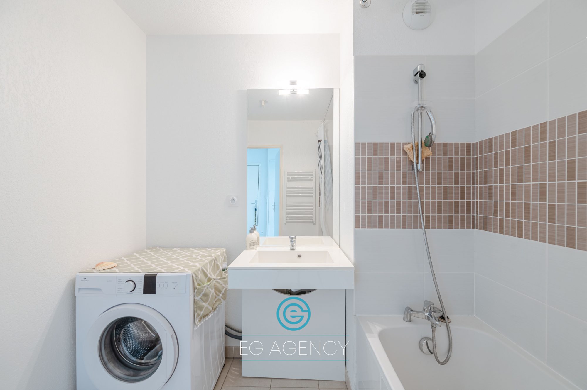 Appartement T3 de 55m2 avec terrasse + places privatives en SUS