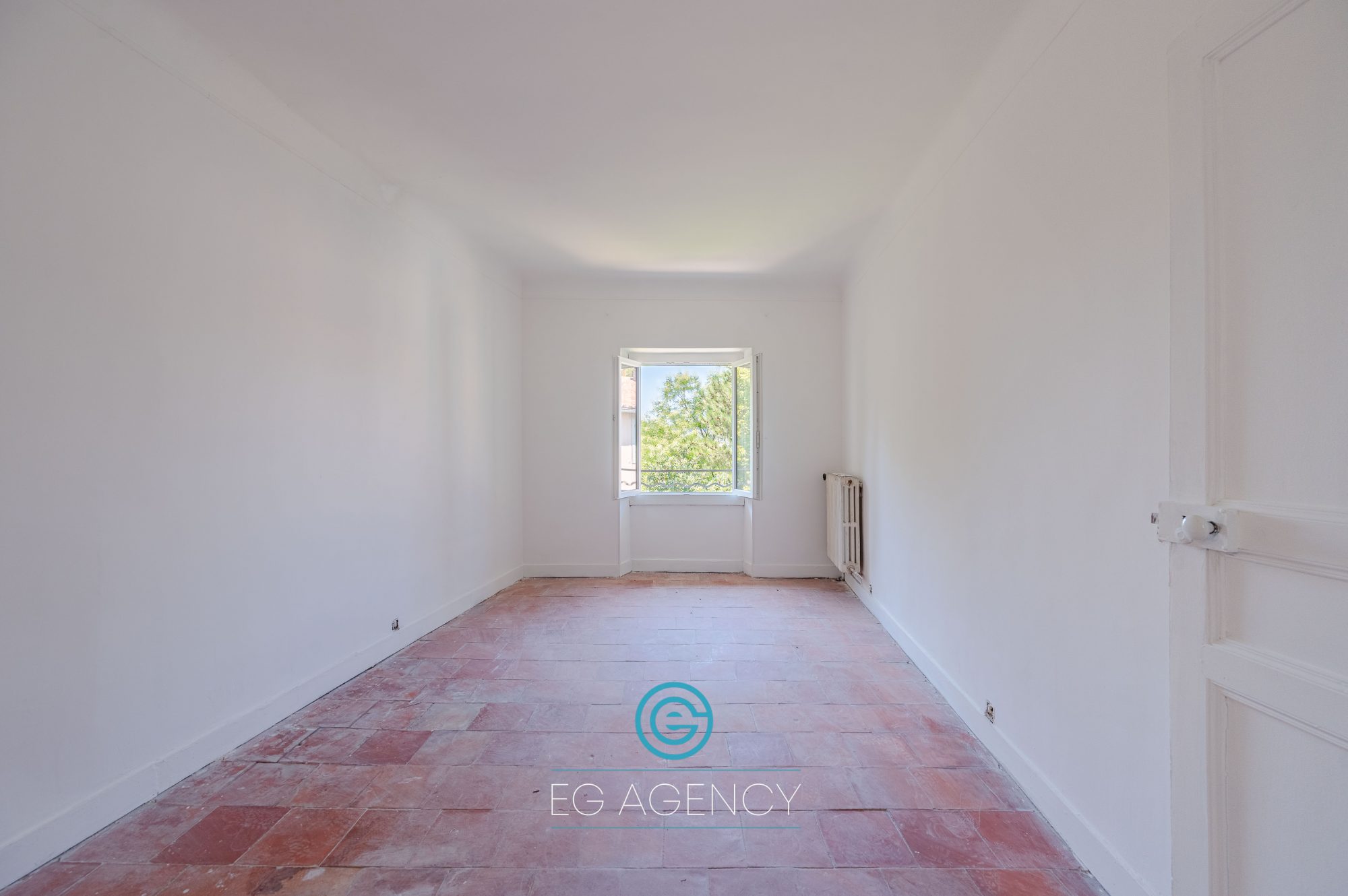 Maison Mitoyenne de 280m²