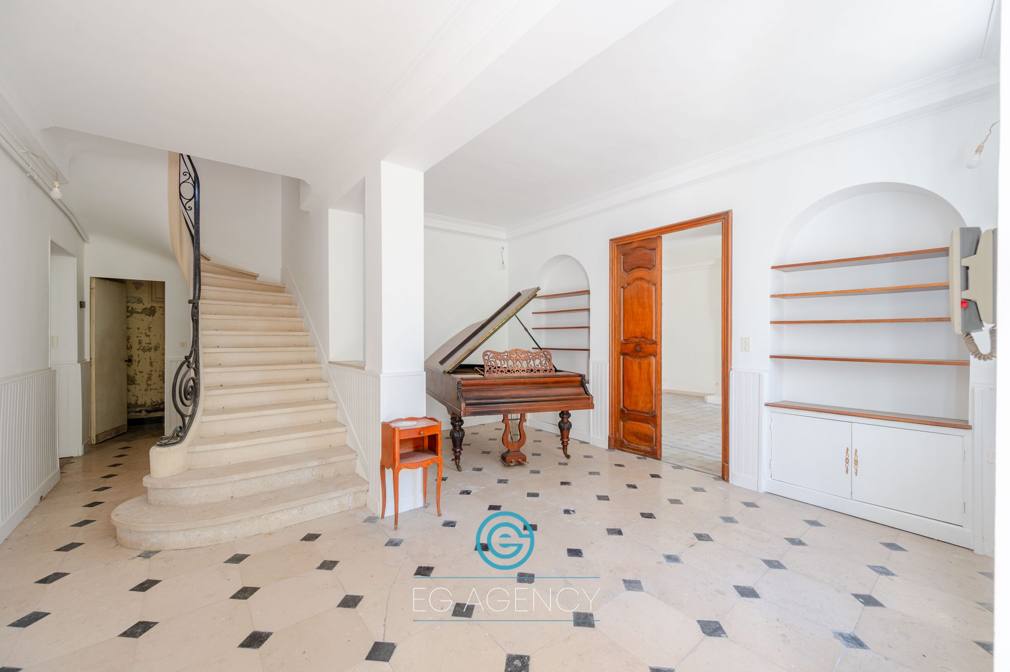 Maison Mitoyenne de 280m²