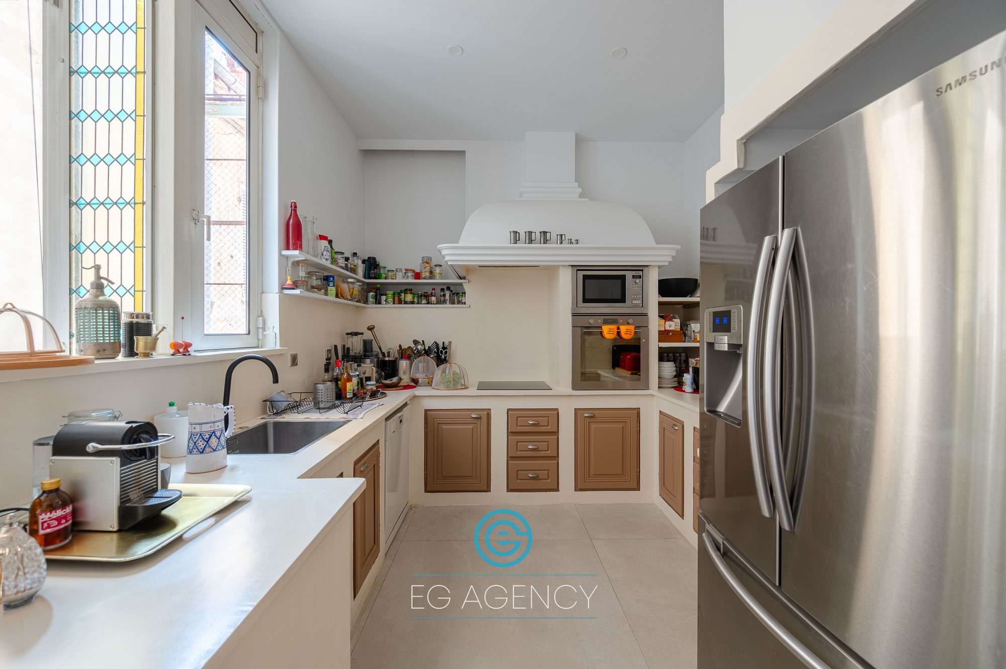 Bureaux de 212m² + balcon + cave
