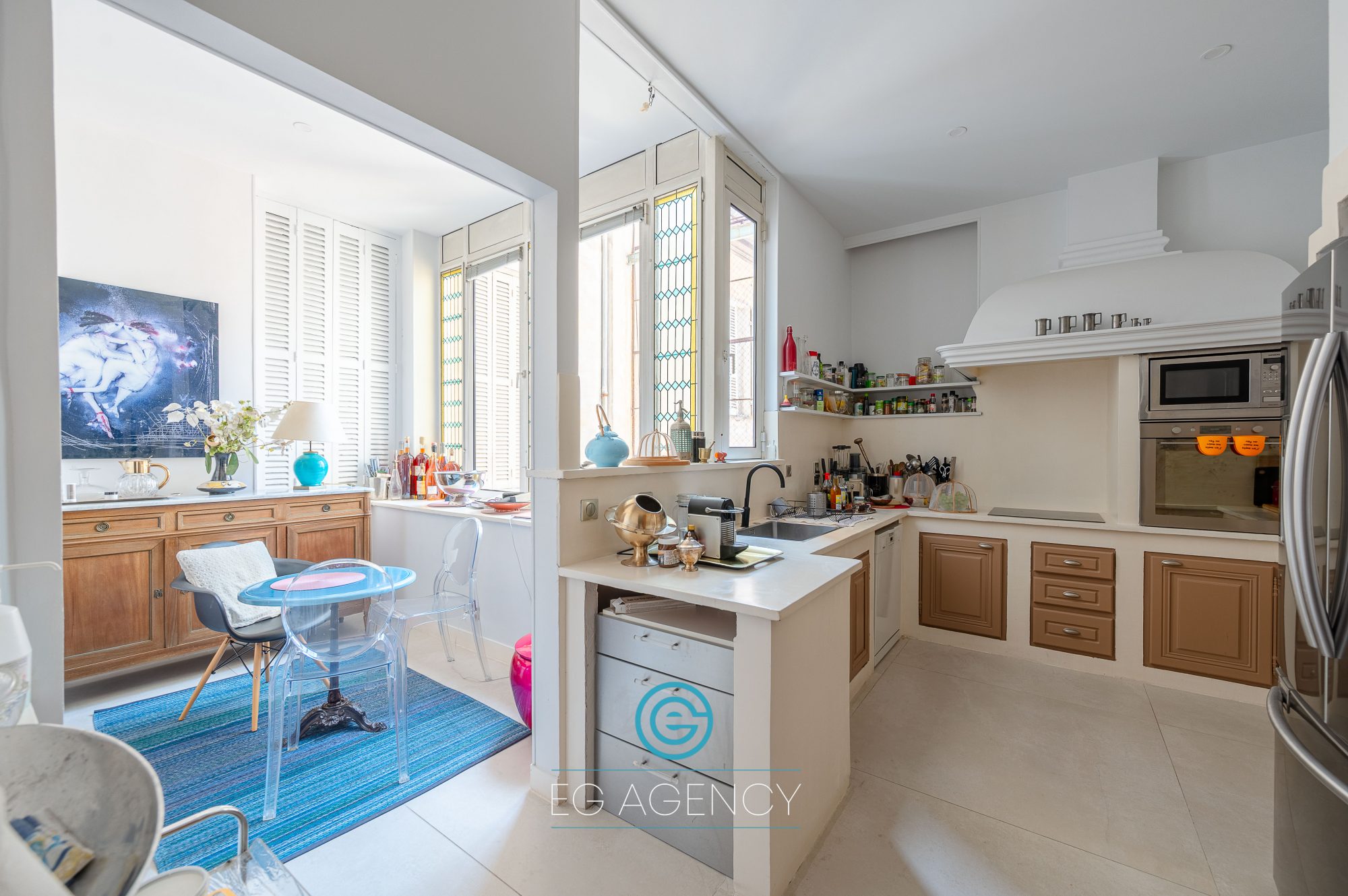 Bureaux de 212m² + balcon + cave
