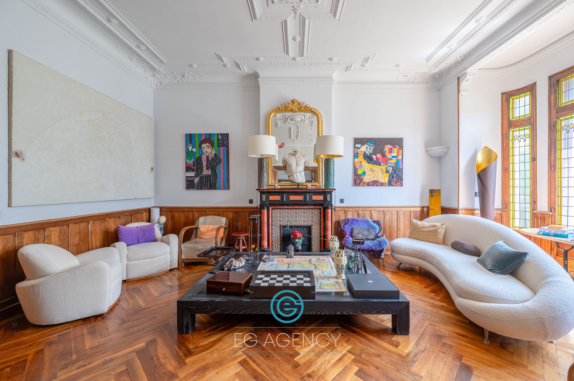 Bureaux de 212m² + balcon + cave