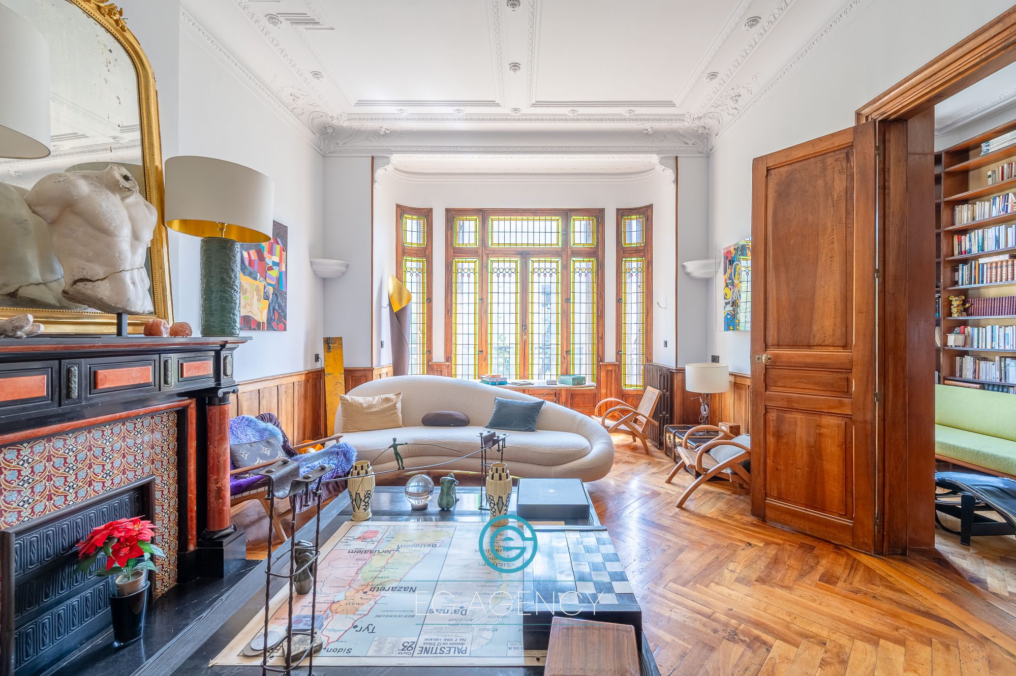 Bureaux de 212m² + balcon + cave