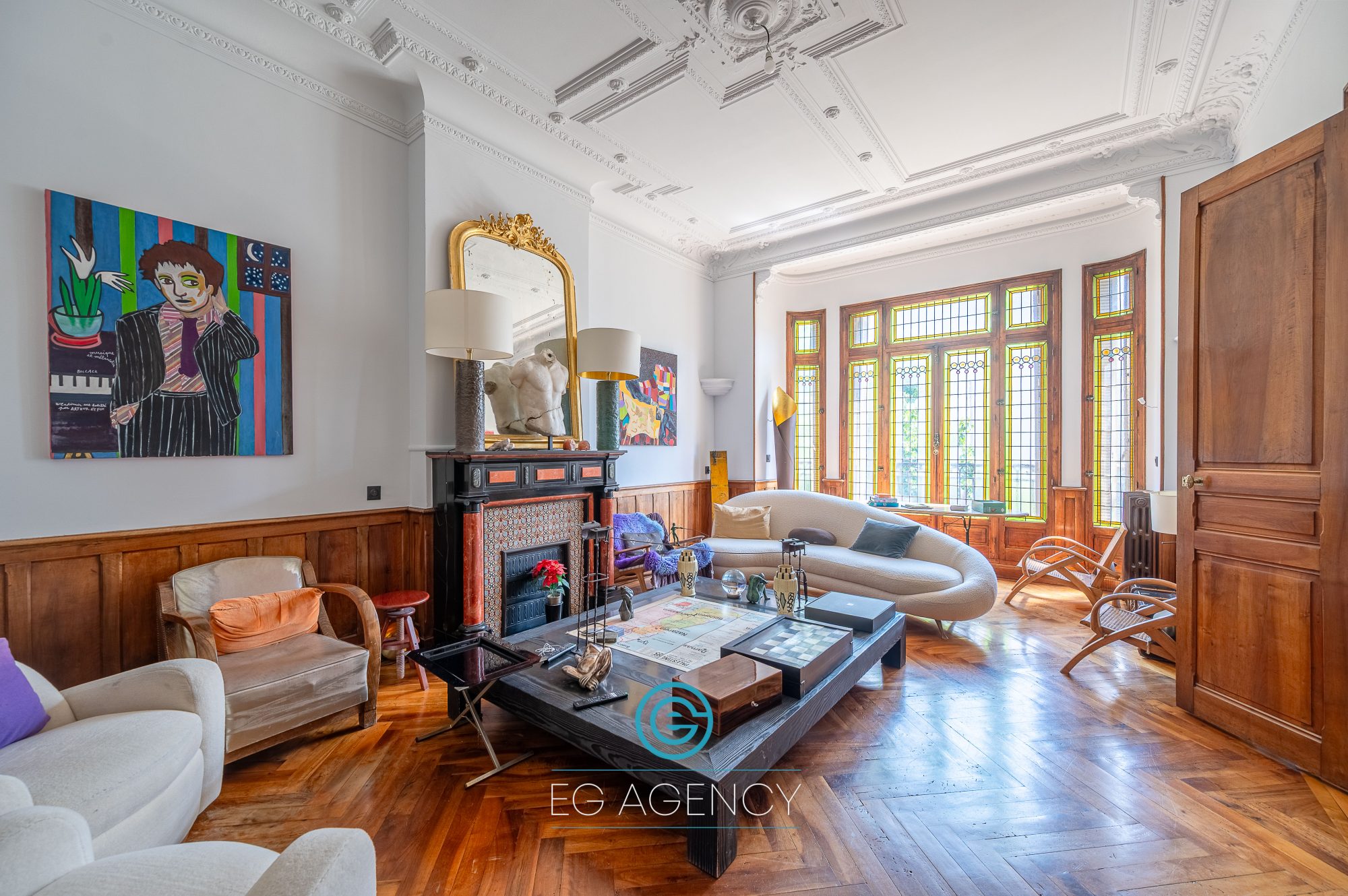 Appartement de 212m² + balcon + cave