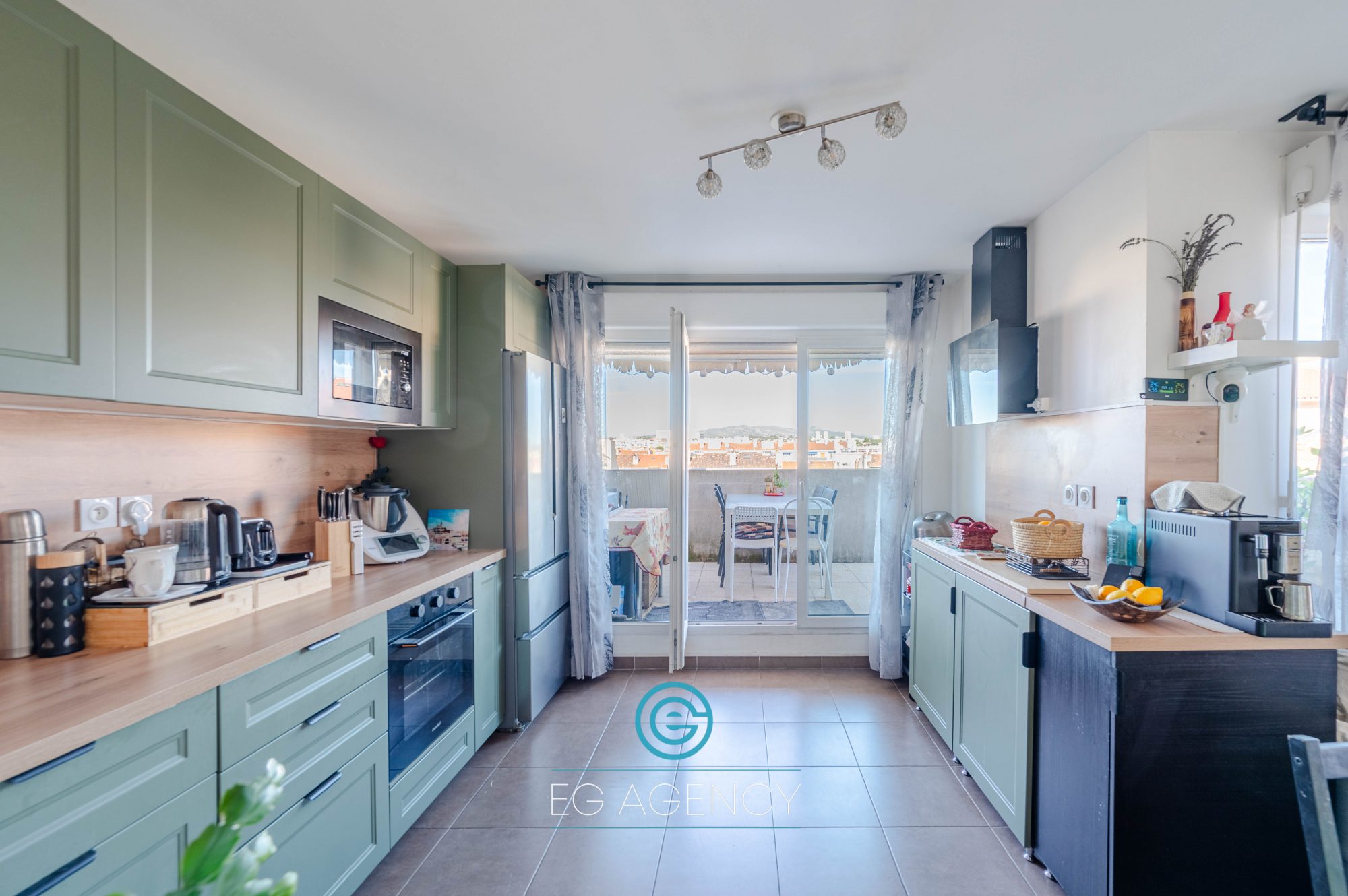 Beau T4 avec grande terrasse