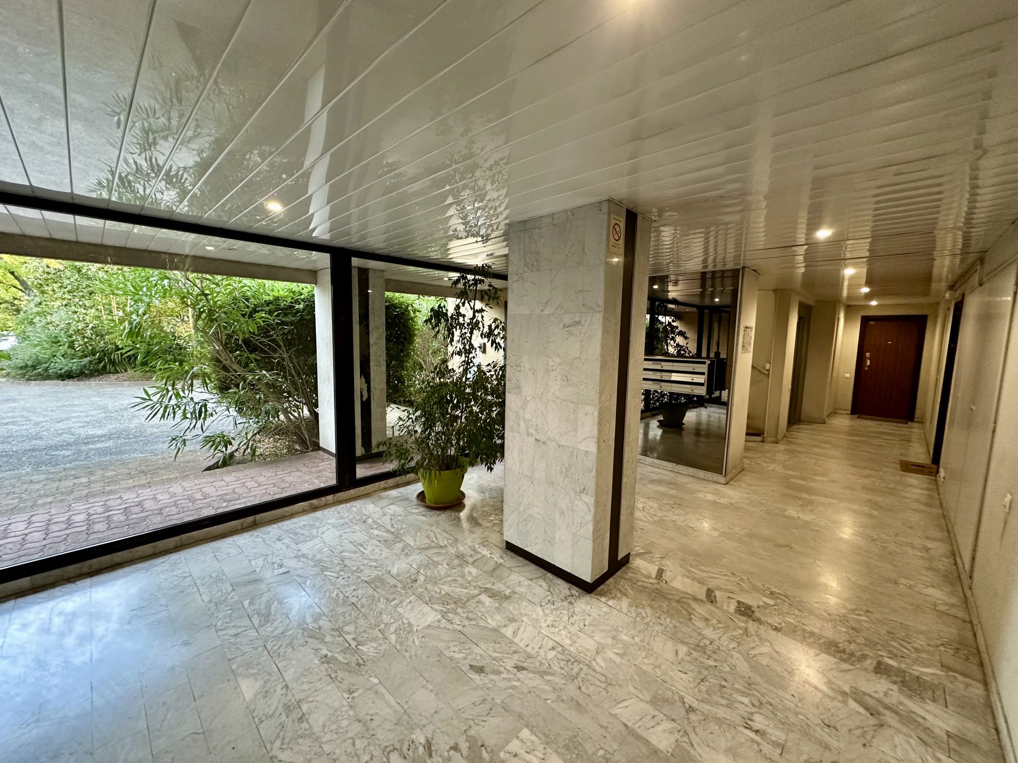 APPARTEMENT T2 DE STANDING 60 M2 + 15 M2 DE TERRASSE