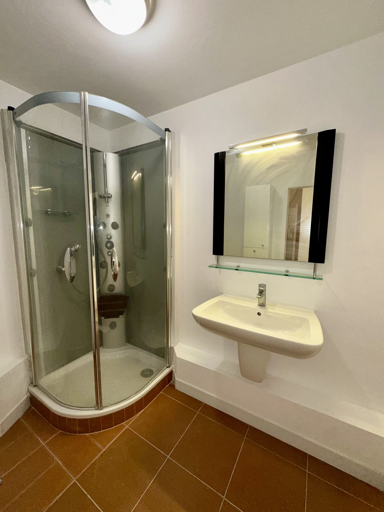 APPARTEMENT T2 DE STANDING 60 M2 + 15 M2 DE TERRASSE