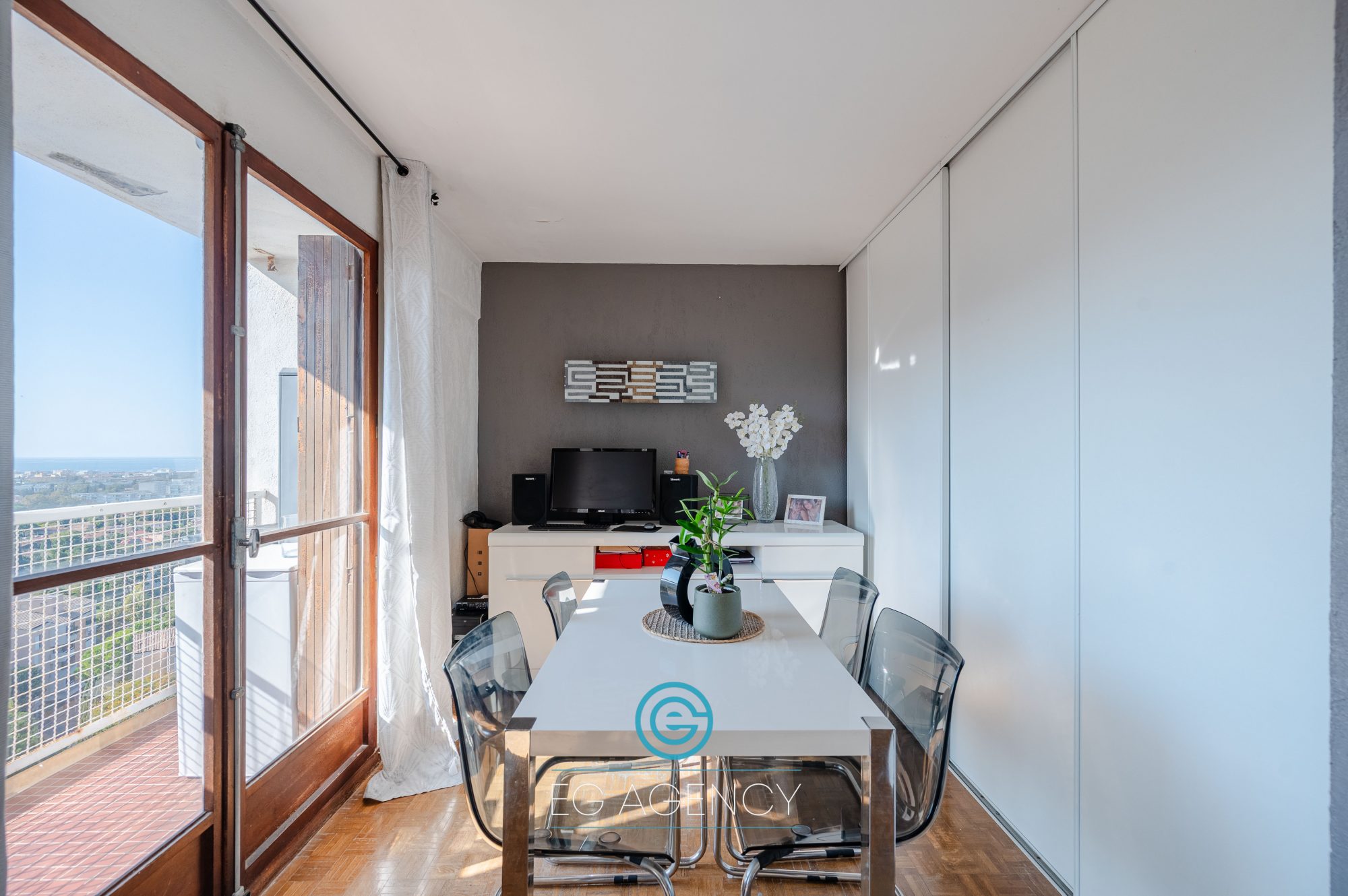 APPARTEMENT T3/4 DE 65M2 AVEC BALCONS ET BELLE VUE