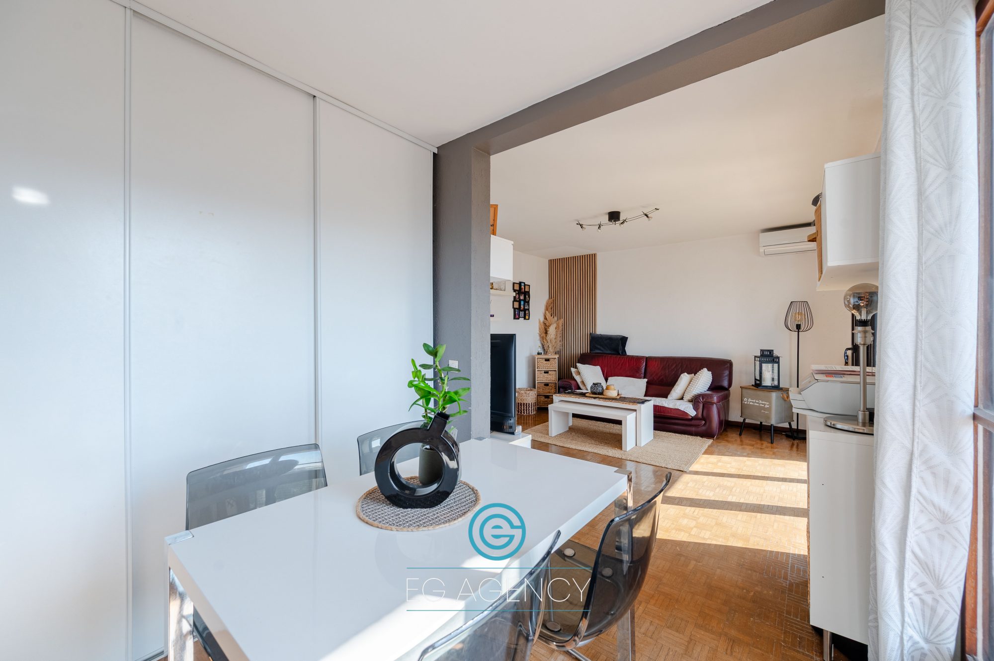 APPARTEMENT T3/4 DE 65M2 AVEC BALCONS ET BELLE VUE