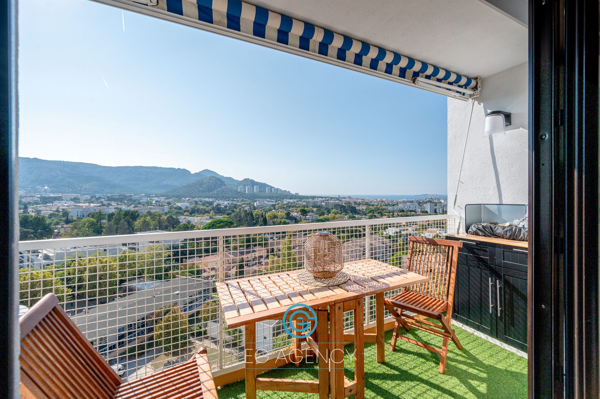APPARTEMENT T3/4 DE 65M2 AVEC BALCONS ET BELLE VUE