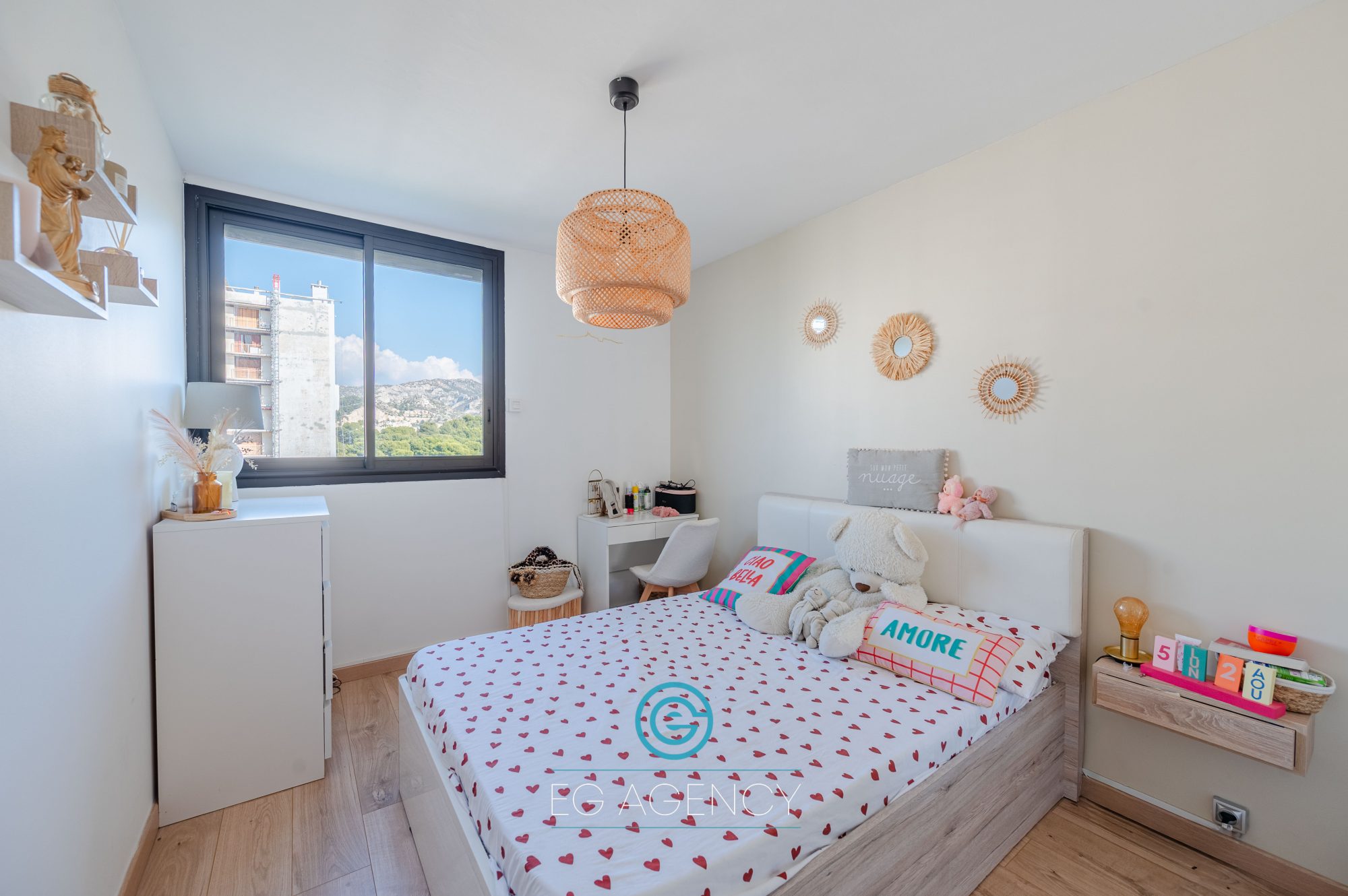 APPARTEMENT T3/4 DE 65M2 AVEC BALCONS ET BELLE VUE