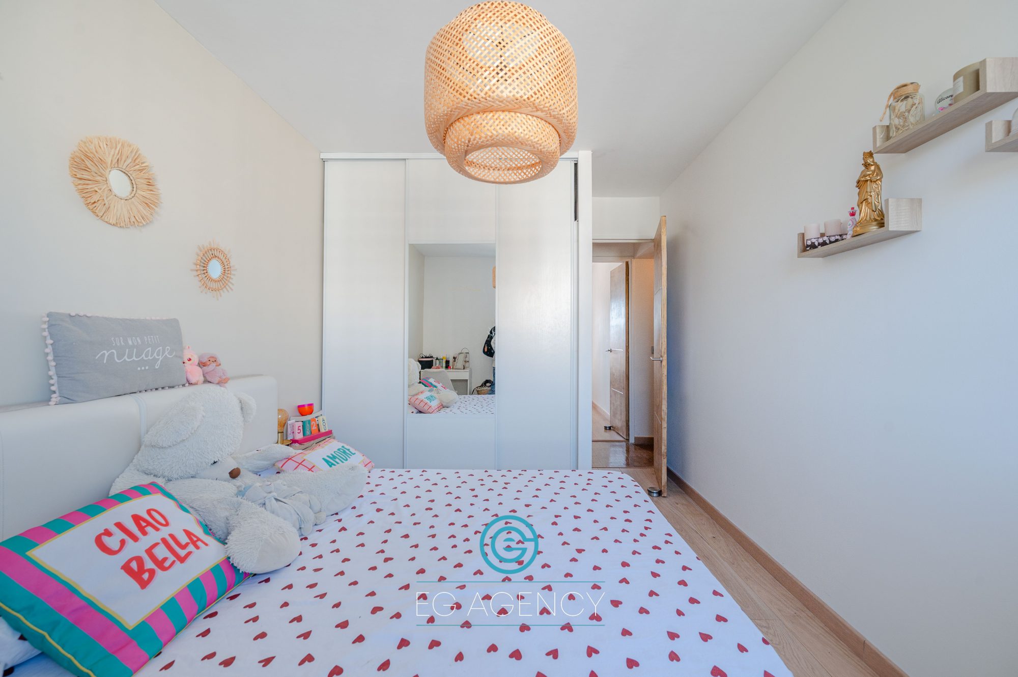 APPARTEMENT T3/4 DE 65M2 AVEC BALCONS ET BELLE VUE