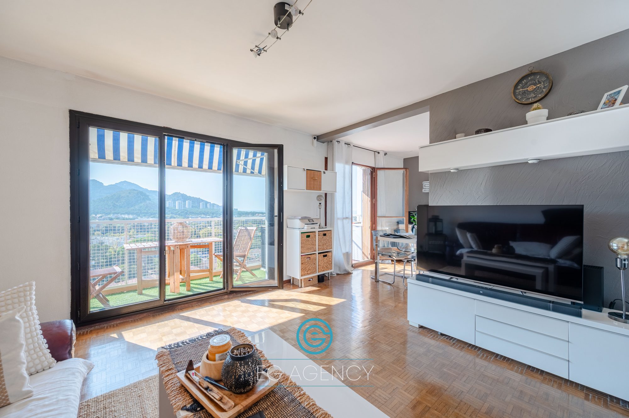APPARTEMENT T3/4 DE 65M2 AVEC BALCONS ET BELLE VUE