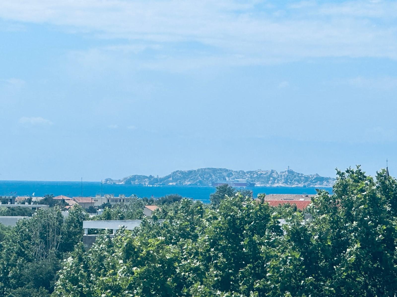 Local professionnel de 38m² + Parking intérieur