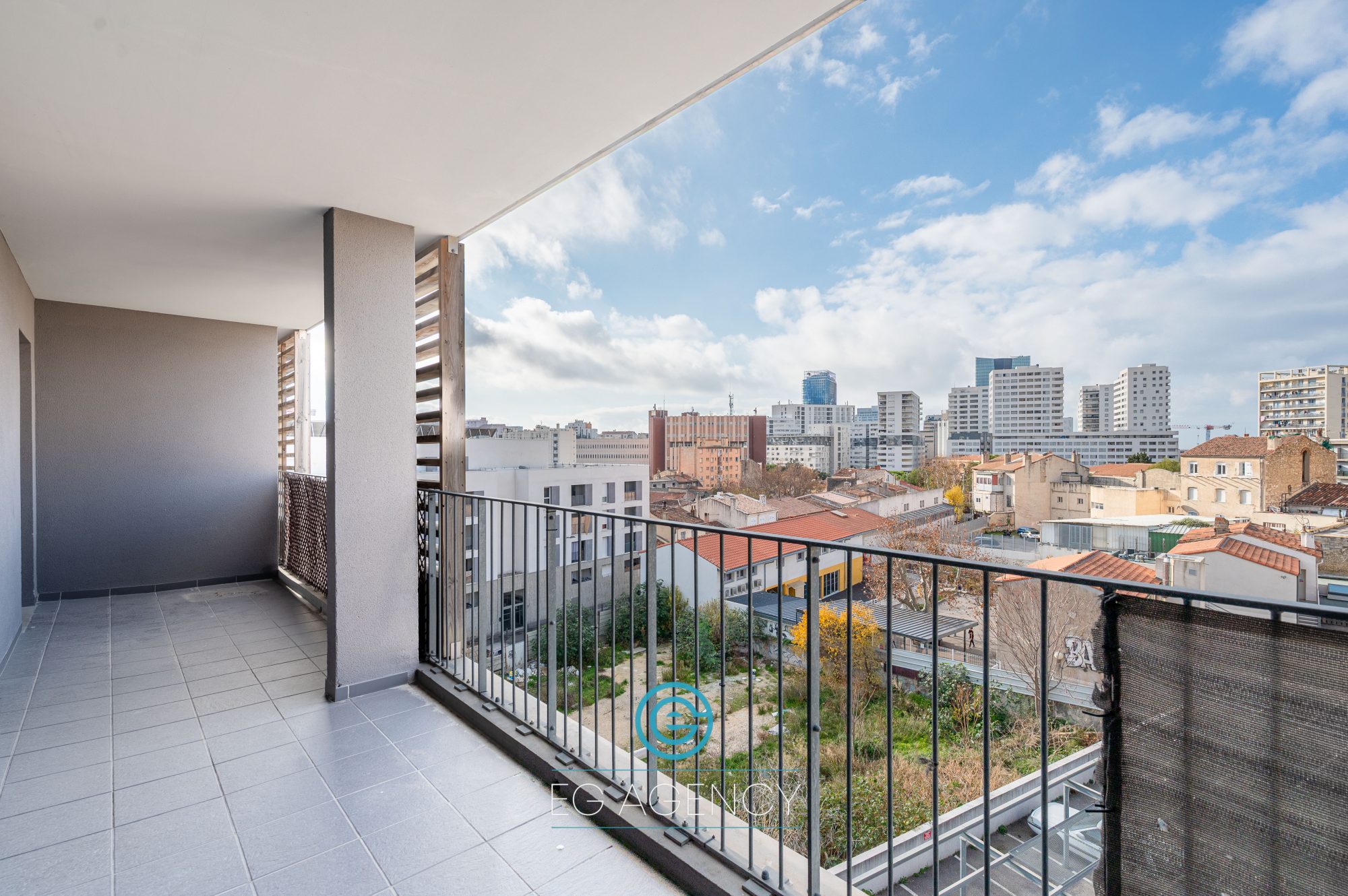 Appartement T3 de 54.21m2 avec terrasse , Place privatve ( en SU