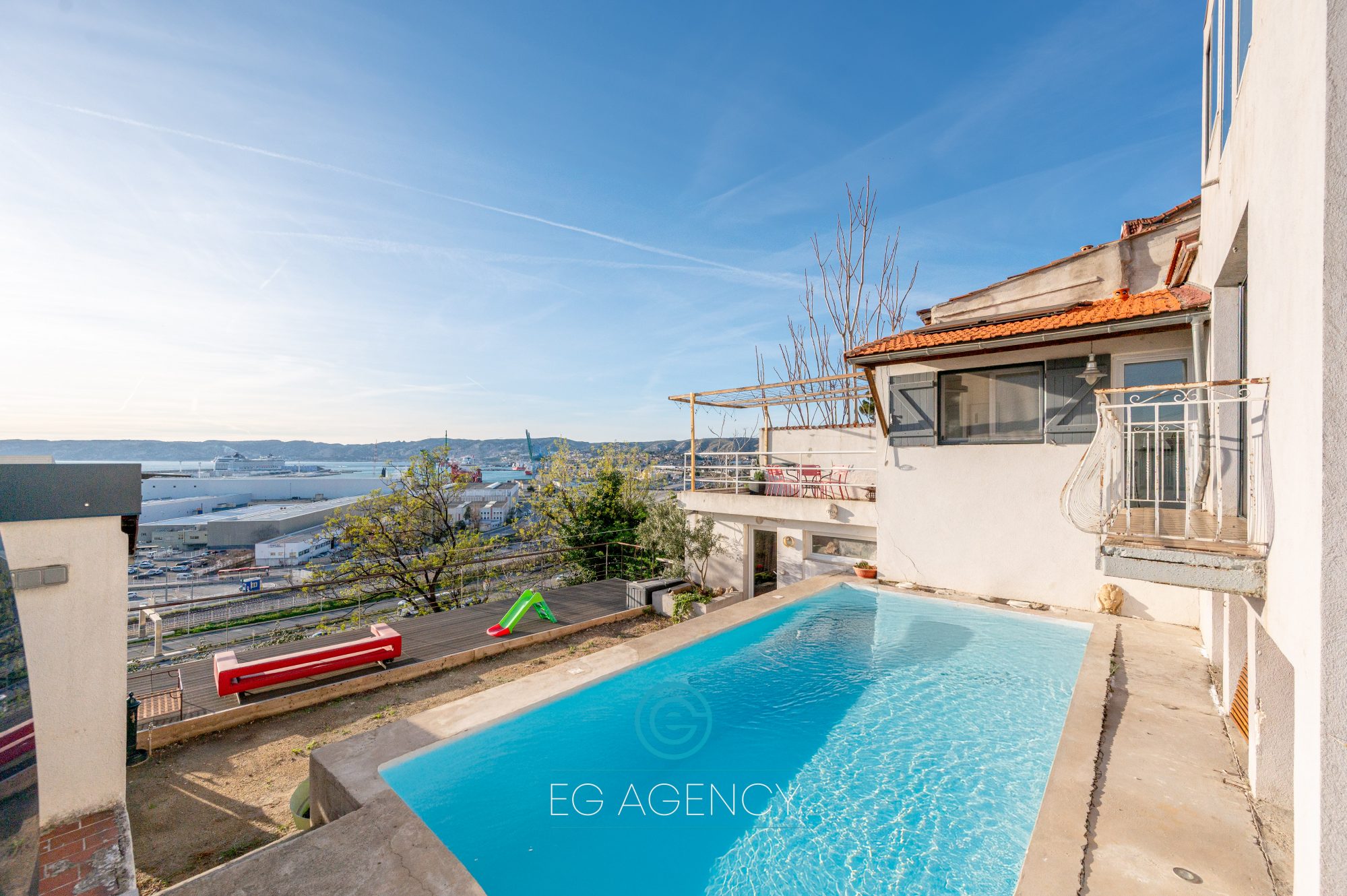 Maison T5 de 152m2 + dépendances