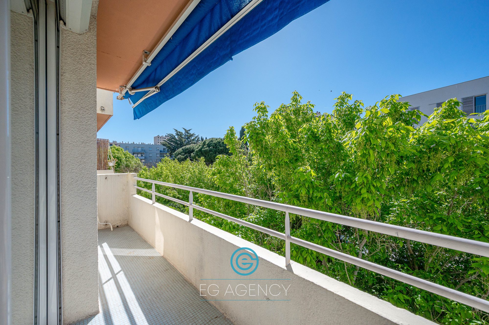 APPARTEMENT DE 60 M2 AVEC BALCON