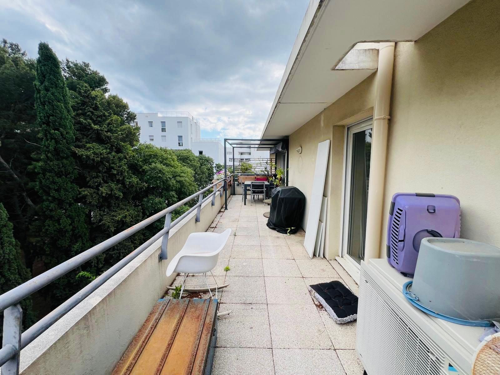 Appartement T3 + Terrasse + Box + Parking